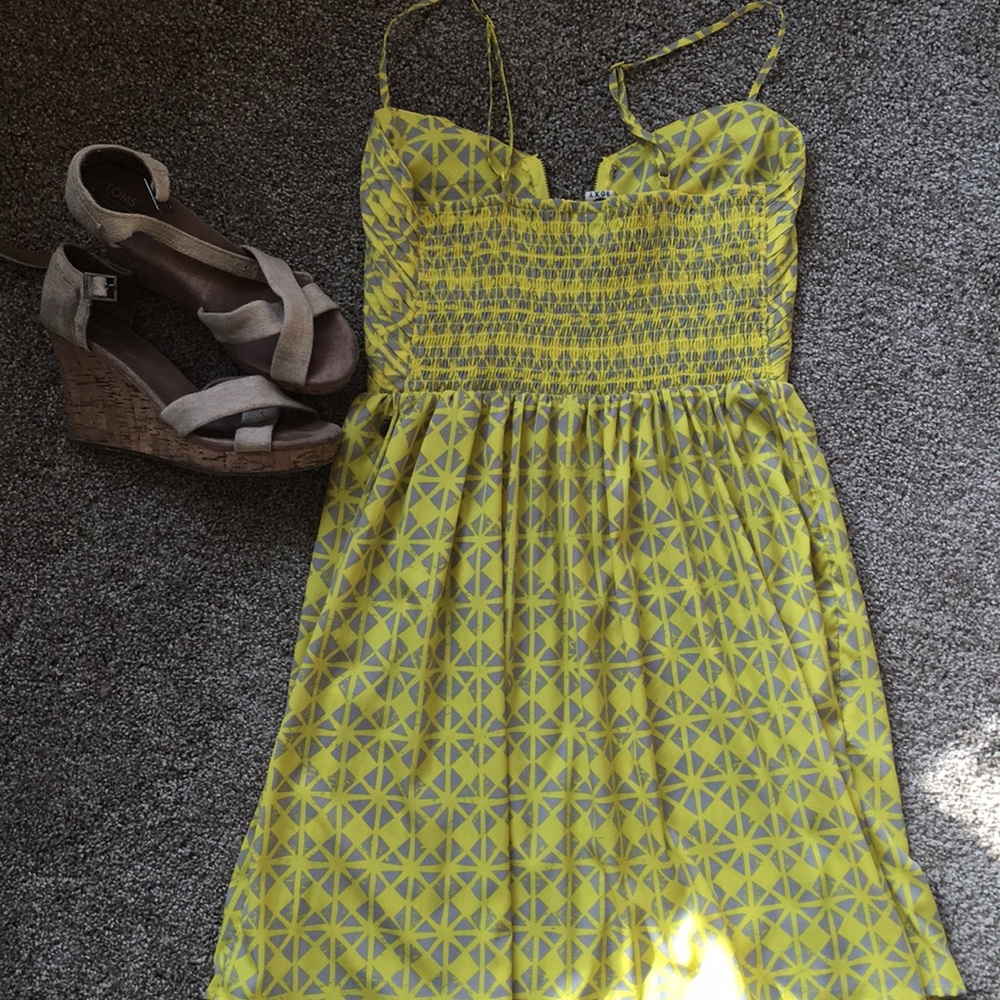 Yellow Roxy Dress - Picture 4 of 6